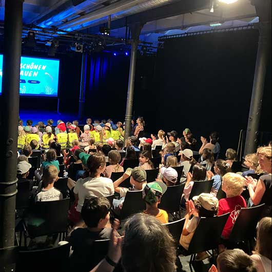 Zuschauer beim Theater